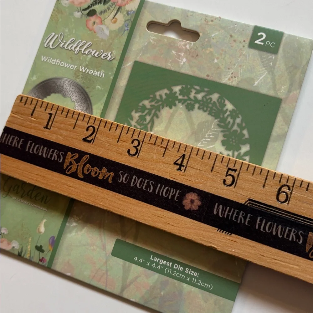 Nature's Garden Wildflowers Wildflower Wreath Metal Die NWT UNOPENED